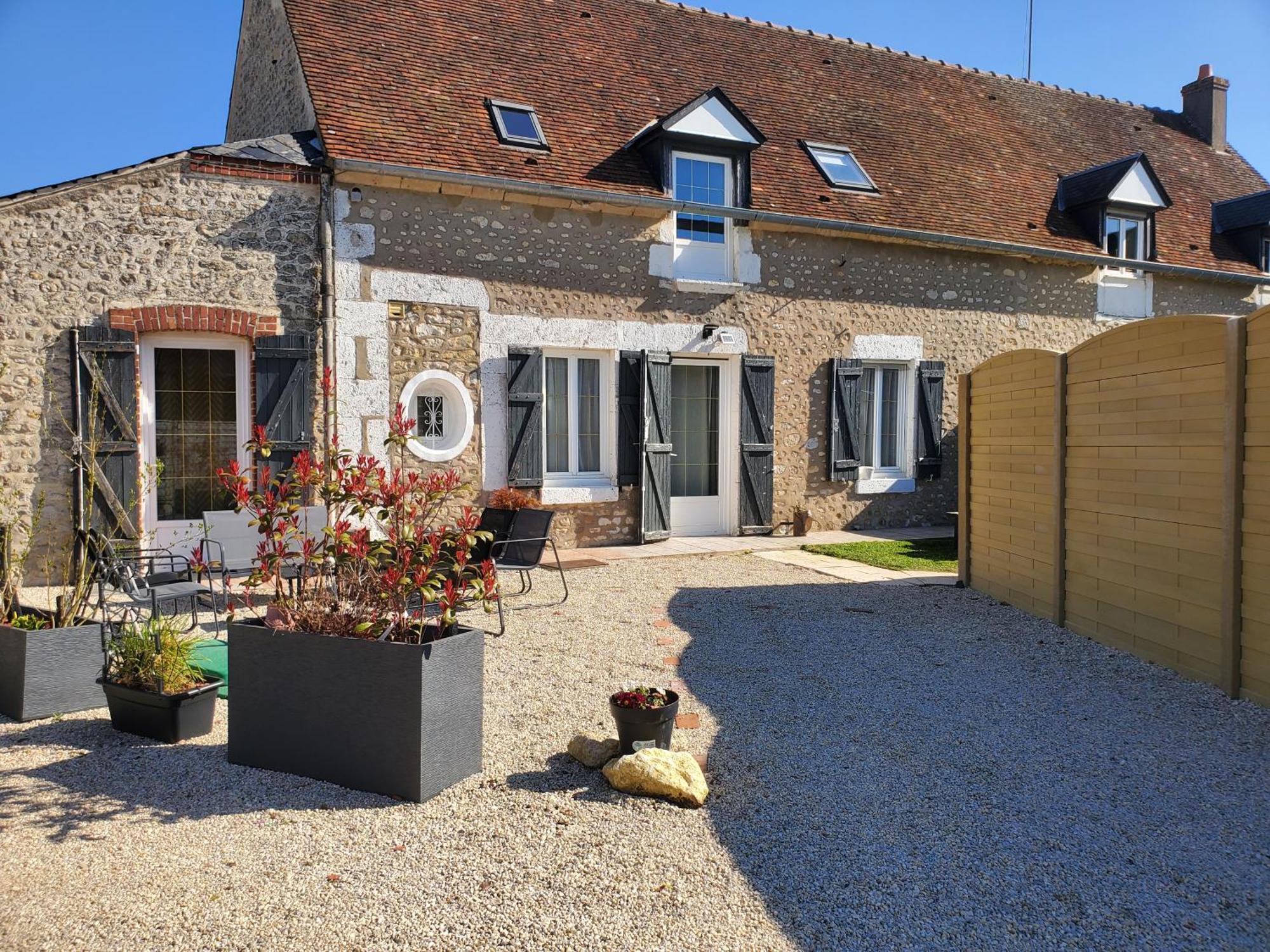 La Petite Folie Bed & Breakfast Eole-en-Beauce Eksteriør bilde